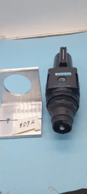 USED Wilkerson B28-06-FHGO + ATTACHMENT TURN KNOB BROKEN