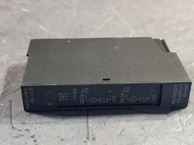 NEW SIEMENS 6ES7 132-4HB01-0AB0