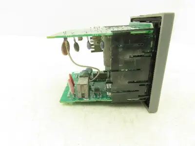 Honeywell DC2500-E0-0L00-100-00000-00-0 UDC2500 Temperature Controller Module