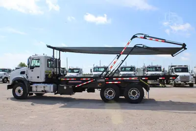 New | in-Stock 2026 MACK GRANITE 64BR Rolloff Trucks Texas US | Roll Off Truck World #1491875