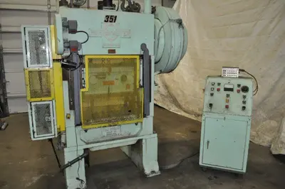V&O SS2-35-32 Straight-Side Presses | Mohawk Machinery (1)
