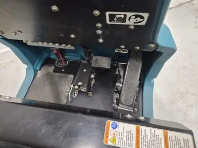USED TENNANT 7100