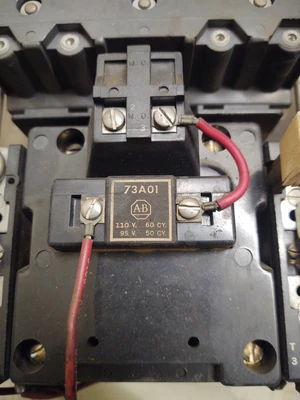 🔥ALLEN-BRADLEY Enclosed Box Size #3 Motor Contactor Starter 110V Coil 73A01