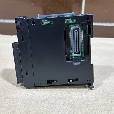 USED KEYENCE KV-SDA04