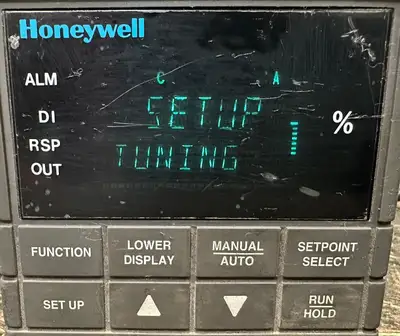Honeywell UDC 3000 Versa-Pro Temp Controller DC300K-E-0A0-20-0000-0 (2.1.3)