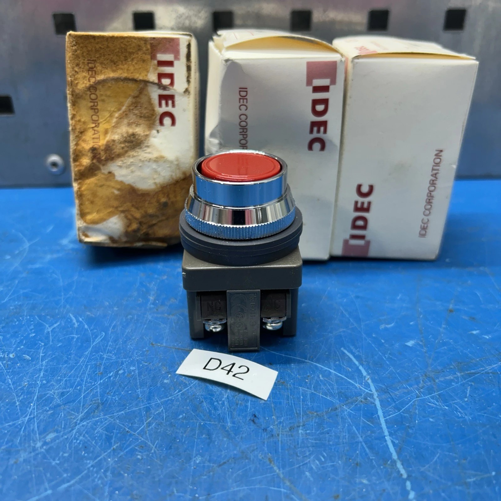 NEW IDEC ABN2F11-R
