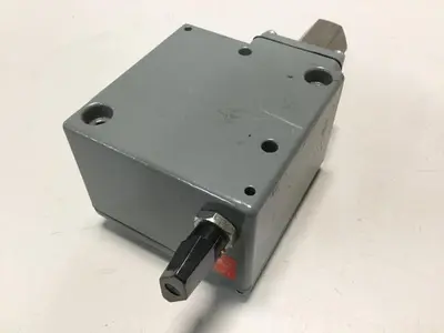 USED SQUARE D GFW-2