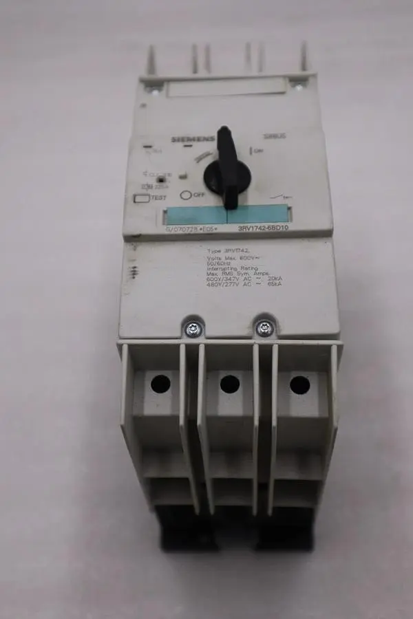 SIEMENS 3RV1742-5BD10  CIRCUIT BREAKER 15A STOCK H1426