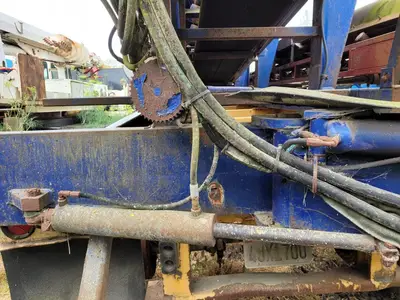 USED 2003 CANAMERICAN STONE SPREADER SOIL KING XL19