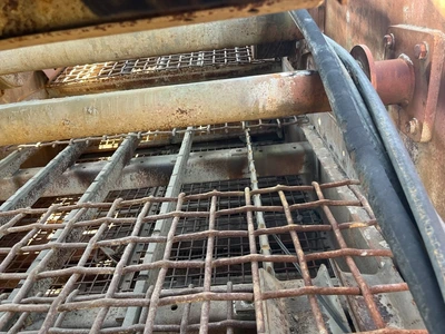 Used 2003 _UNKNOWN_ _UNKNOWN_ Vibratory Screens Oregon US | KNM Equipment Sales & Service #1488921