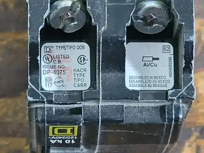 NEW SQUARE D QOB215