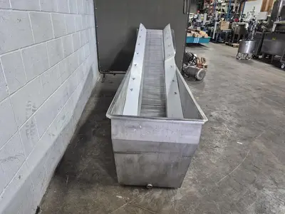 Incline Conveyor with Dump Tank
