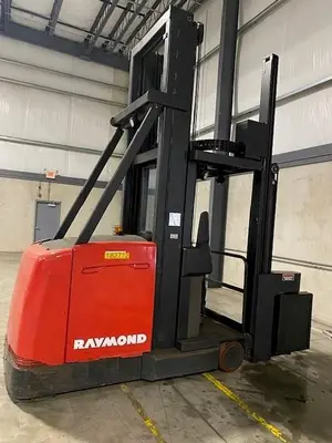 USED 2015 RAYMOND 960-CSR30T ELECTRIC MAN UP SWING REACH TURRET FORKLIFT