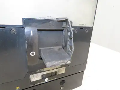 Square D MHF3660030M Molded Case Circuit Breaker 600A 3 Pole 600VAC 1PH