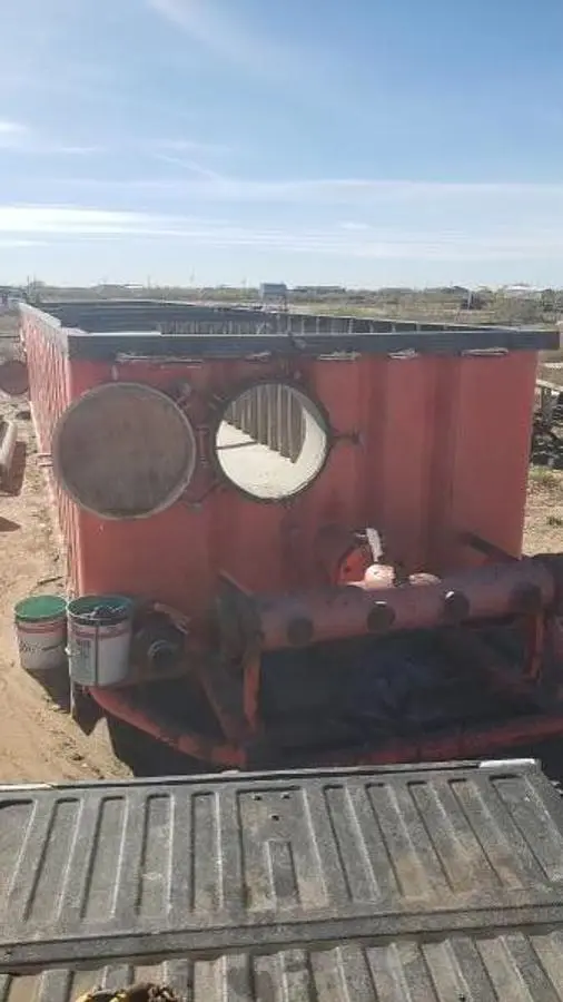 USED DRAGON 200BBL OPEN TOP TANK WITH GAS BUSTERS