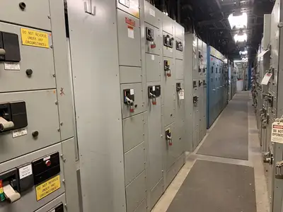 Five Star Double-Sided Motor Control Center (MCC), 600V Max., 1000A, 22 Buckets