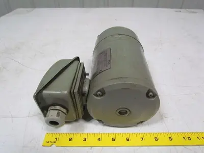 Fuji SSG202P20 Foot mount Gear motor .27HP 230-460V 75-90 Output RpM