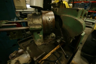 Oliver Model 600 Tool Grinder with Auto Feed, 9″ Chuck