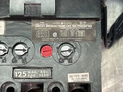 Used GENERAL ELECTRIC TFK236F000 Circuit Breakers Ohio US | HGR 24 #1175471