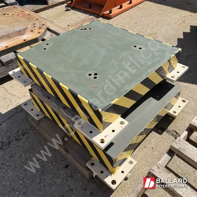 YASKAWA MH180 Series Robot Riser – 140mm – USED