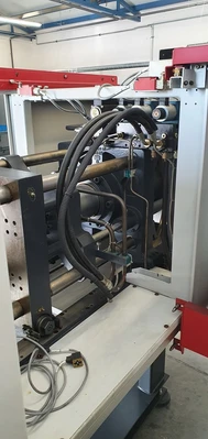 USED 1995 FERROMATIK MILACRON K40