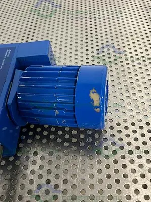 USED CHEMGLASS UNKNOWN MODEL DIGITAL OVERHEAD HOMAGINIZER  / STIRRER 2500 RPM