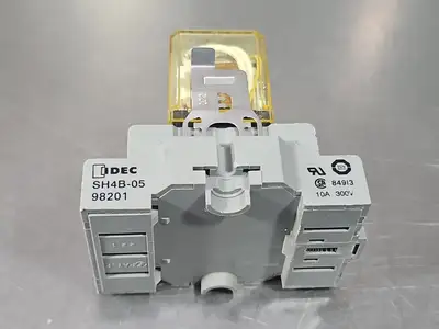 IDEC RH4B-UL- AC120V Relay w/ SH4B-05 Socket (LOT OF 2) Loc4D14