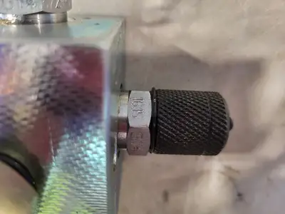 0-3700 PSI Gauge with Metering Block