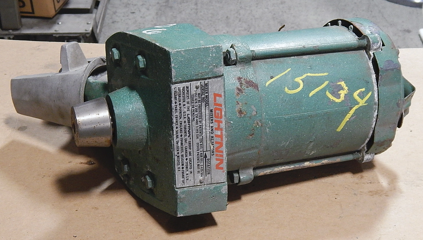 USED LIGHTNIN PORTABLE CLAMP MOUNT MIXER XD-30AM