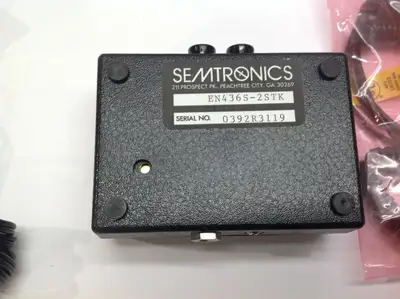 USED SEMTRONICS SENTINEL II RESISTIVE WRIST STRAP MONITORING SYSTE