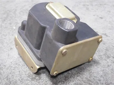 Barksdale D1T-H18 Pressure Switch .4-18 PSI New NIB