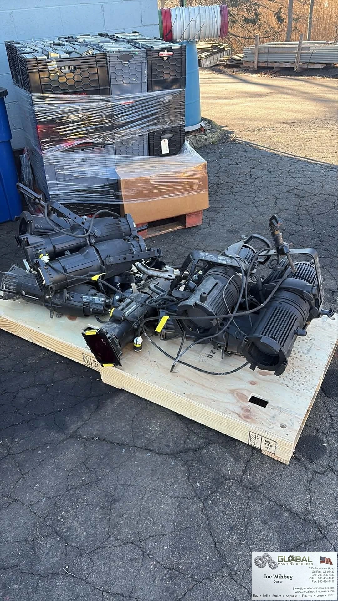 ETC Source Four 750 Ellipsoidal Stage Lighting Fixture