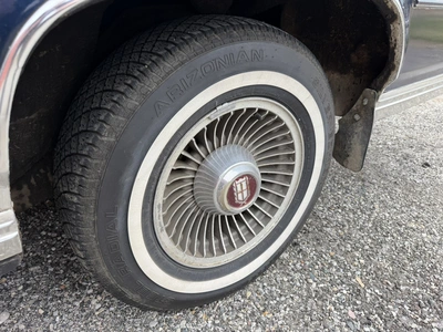 USED 1981 FORD CROWN VICTORIA