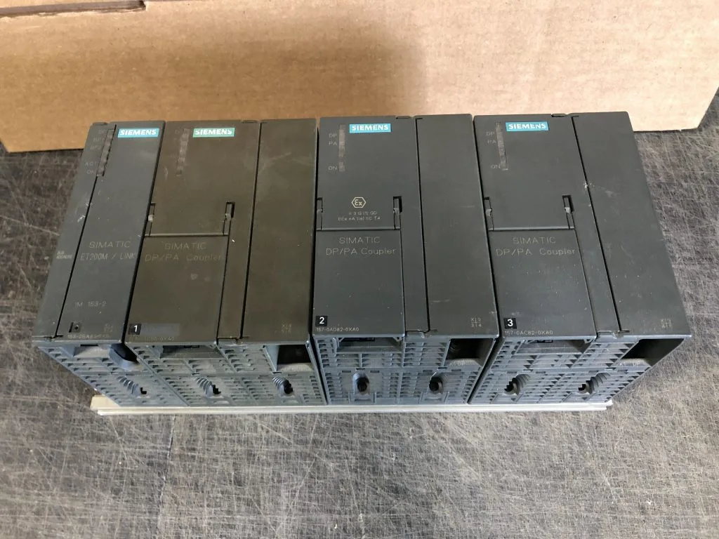 Siemens ET 200M IM 153-2 Interface Module w/ 3 DP/PA Coupler Bus Link Modules