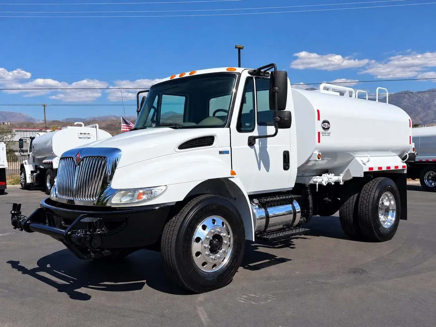 Used 2013 INTERNATIONAL 4300 Box trucks California US | Lillo Machinery #1542375