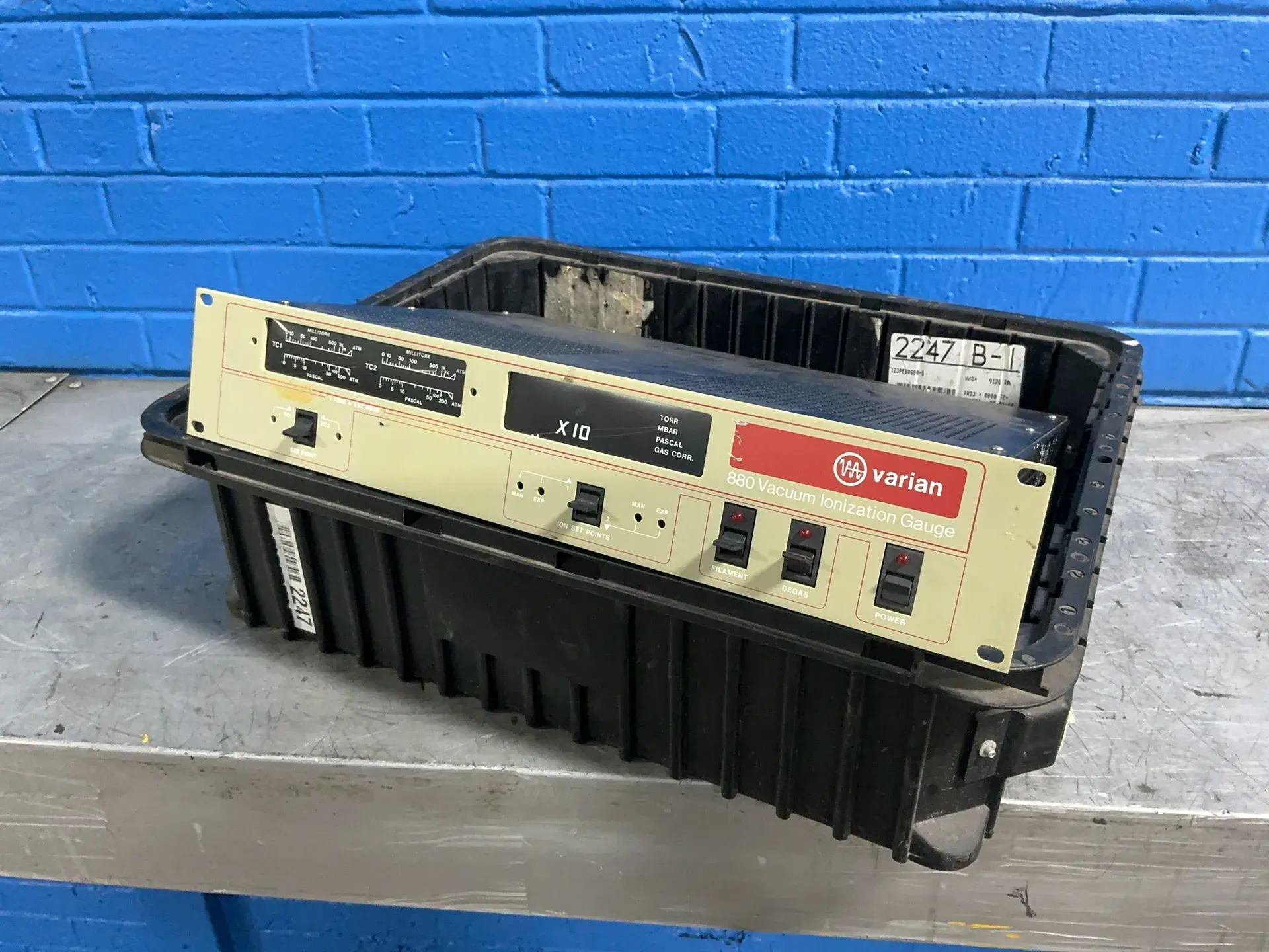 Used VARIAN 880 Vacuum Gauges / Controllers Ohio US | HGR 24 #1545412