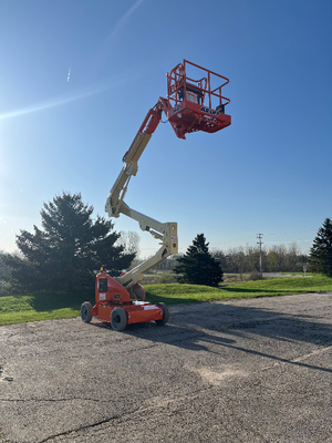 USED 2016 JLG E450AJ