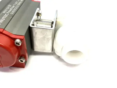 USED PNUTEC PNEUMATIC ACTUATOR W/ 2-WAY PVC TRUE UNION BALL VALVE