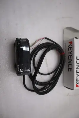 KEYENCE IL-1050 LASER SENSOR 2000 MW 10-55 HZ - STOCK GF412A