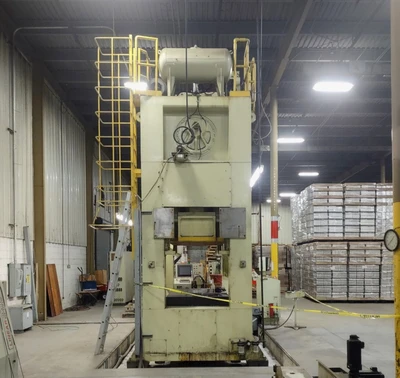 USED 1998 KOMATSU PRESSES KOMATSU E2G300-3UMS PRESS