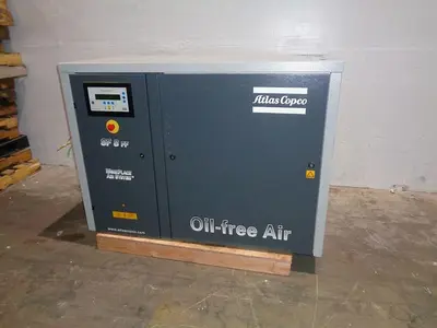 USED 2007 ATLAS COPCO 2007 ATLAS COPCO SF8 FF 10 HP ROTARY SCROLL OIL FREE AIR COMPRESSOR WITH DRYER