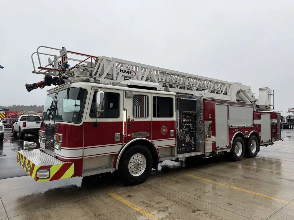 Used 2017 KME PREDATOR 109 AERIAL CAT Fire Trucks Minnesota US | Carco Truck & Equipment #1514041
