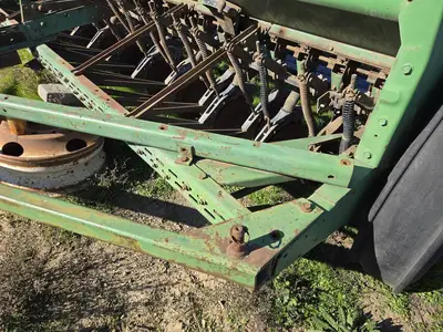 USED 1986 JOHN DEERE 8300