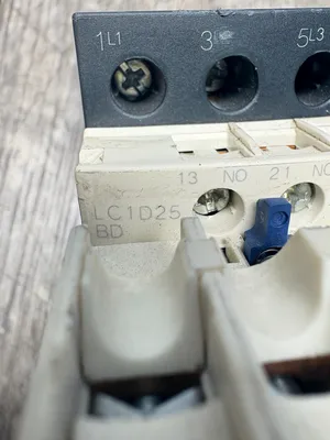 USED SCHNEIDER LC1D25BD