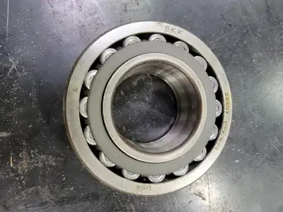 NEW SKF 22207 CCK/W33