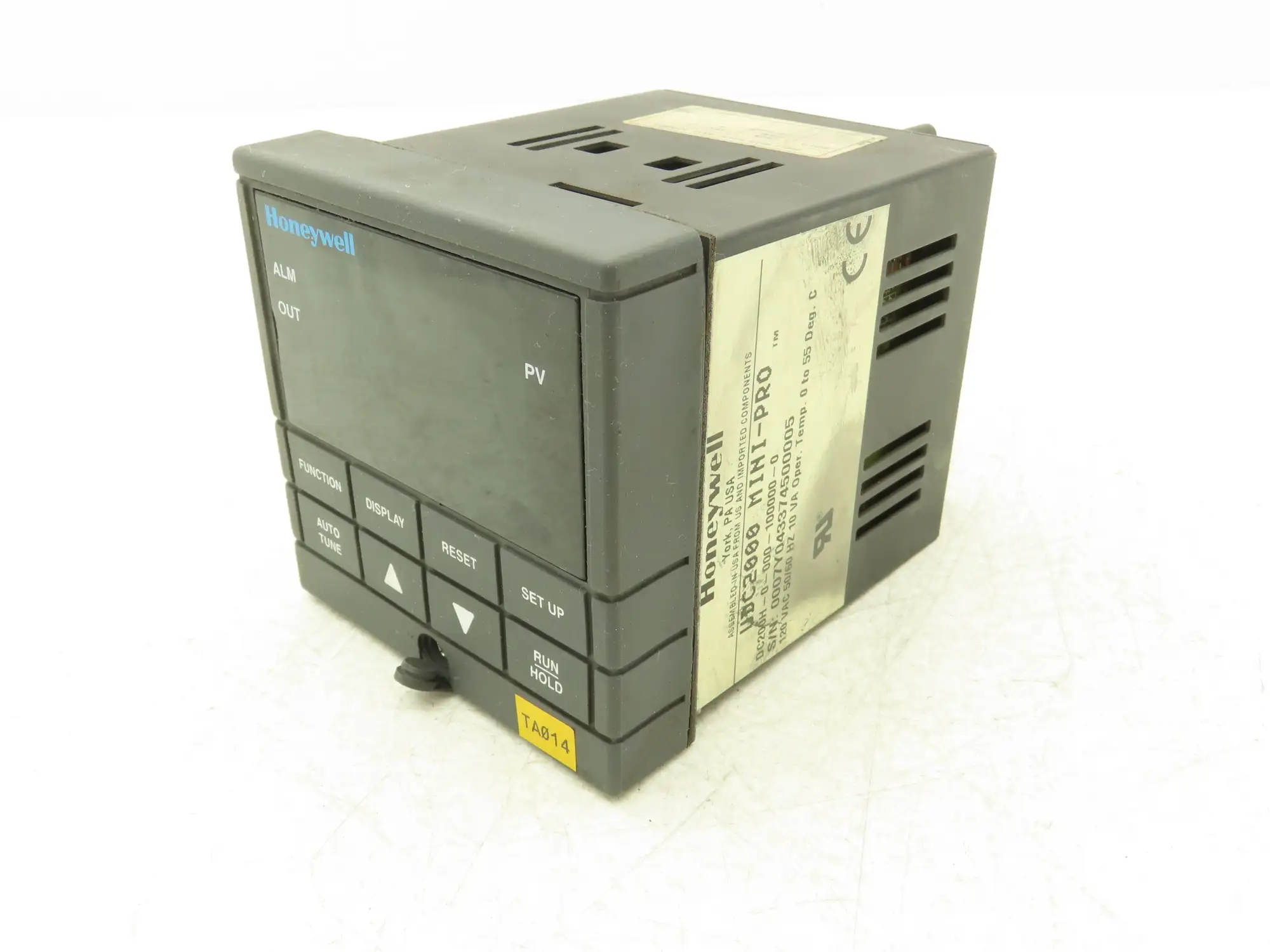 Honeywell UDC2000 Mini-Pro Temperature Controller 120VAC DC200H-0-000-1F000-0