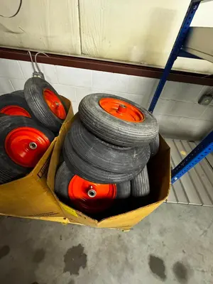 Used _UNKNOWN_ _UNKNOWN_ Wheels & Tires Ohio US | Myron Bowling Auctioneers Inc #1518597
