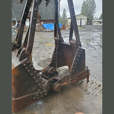 1.25 Yard Clamshell Bucket with Teeth