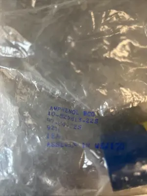 New | in-Stock AMPHENOL 10-825813-22S Miscellaneous Equipment (Electrical & Power) Ohio US | Surplus Asset Holdings #1502623