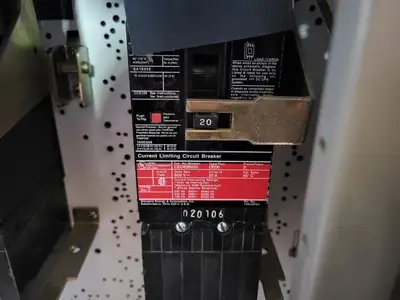 Dual 30A/20A Circuit Breaker MCC Bucket